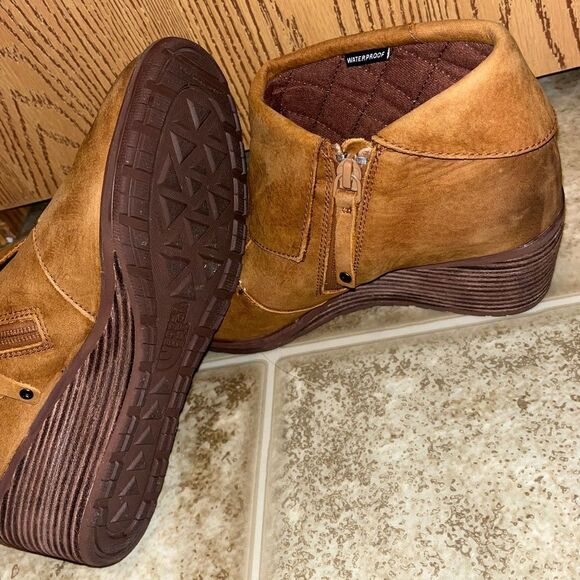 Brown Ankle Boots - Picture 9 of 11